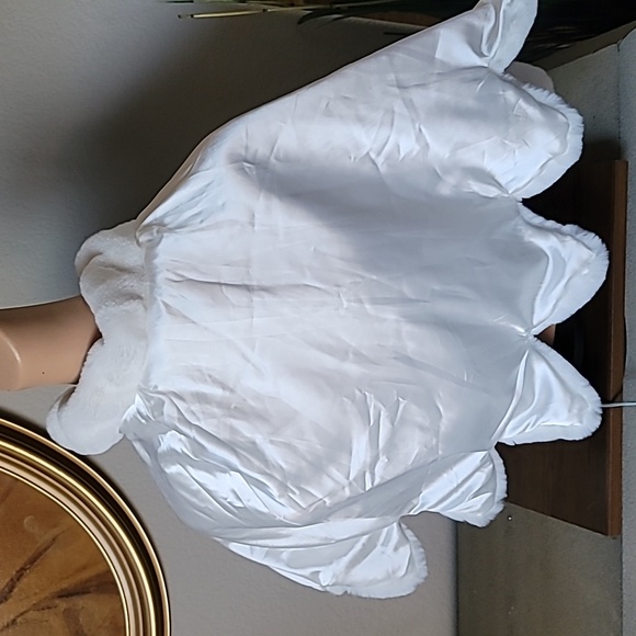 New! WAIT FOR YOU Winter White Faux Rex Rabbit Chinchilla Fur Wrap Stole Jacket. - Picture 10 of 11